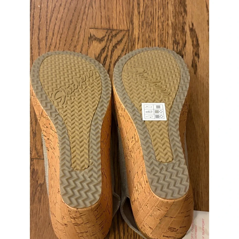 Skechers Relaxed Step Luxe Foam Wedge Sandals Taupe 38527 Womens 8.5 NEW